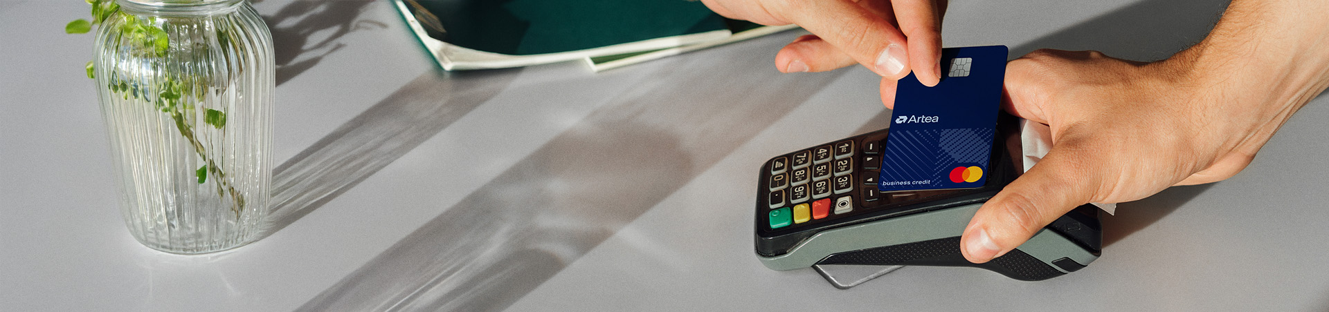 Contactless  
*Mastercard Business*