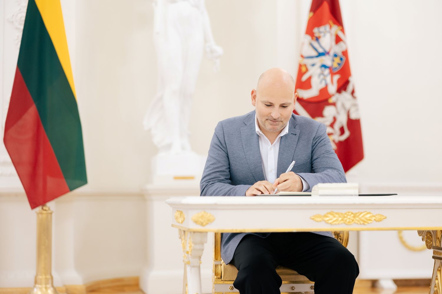 Visuotinei gynybai vienijasi organizacijos, galinčios sutelkti apie 400 tūkst. žmonių